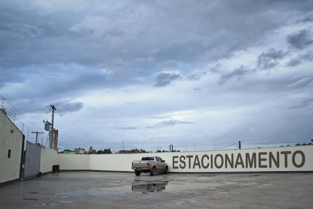 Hotel Saron Luziânia Exterior foto